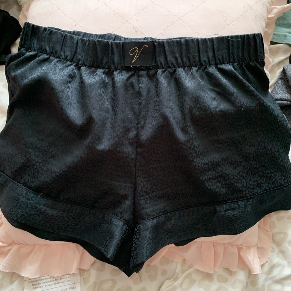 VICTORIA’S SECRET SATIN PAJAMA SHORTS